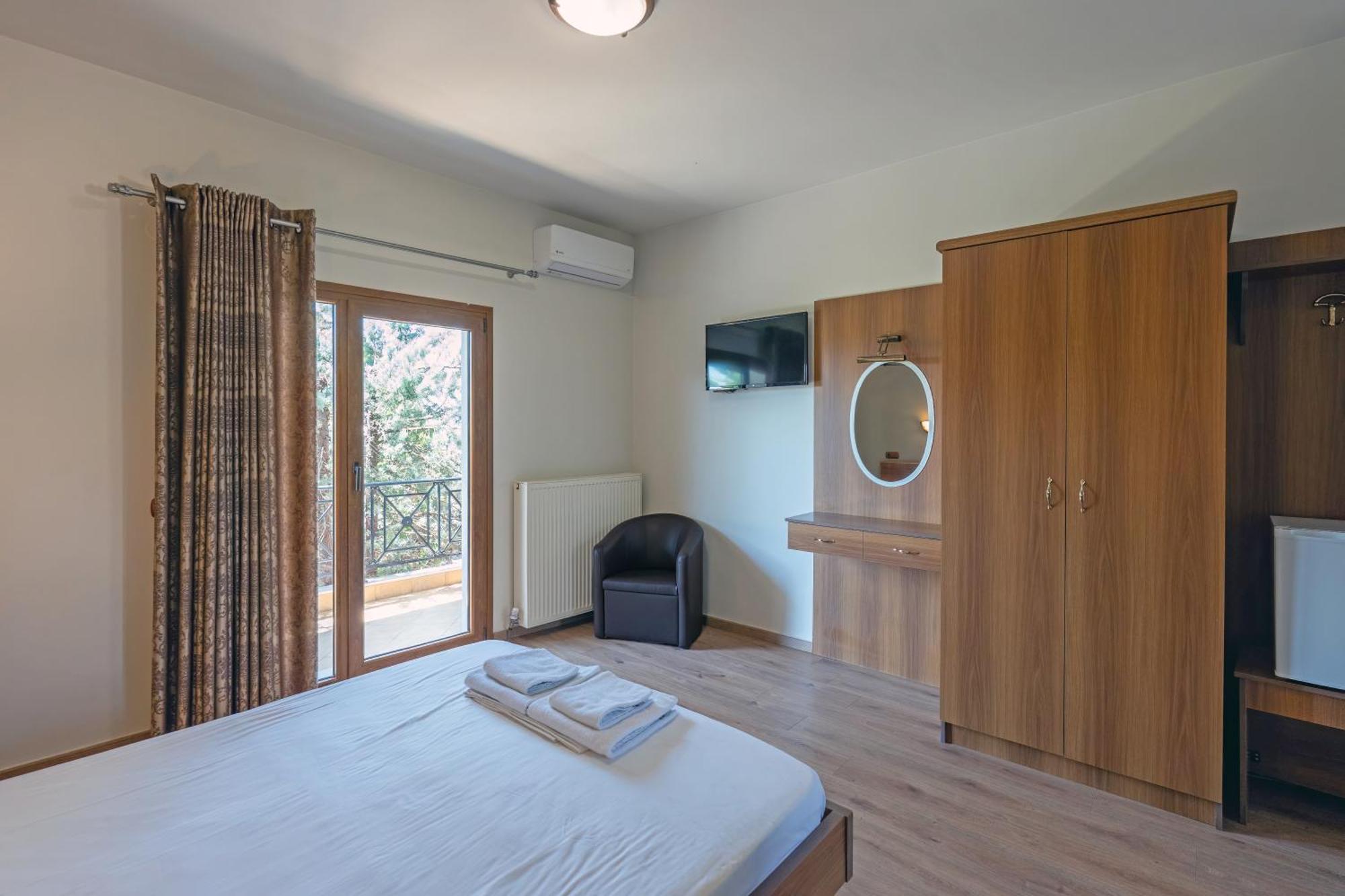 Hotel Agistro Ángistron Екстериор снимка
