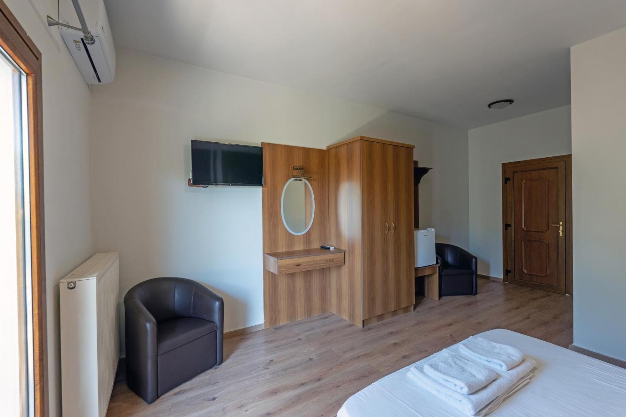Hotel Agistro Ángistron Екстериор снимка