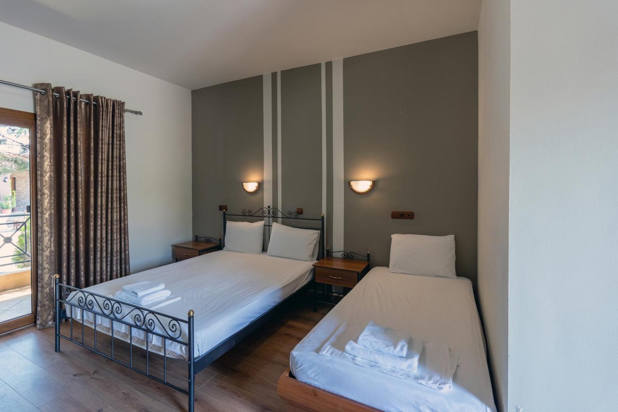 Hotel Agistro Ángistron Екстериор снимка